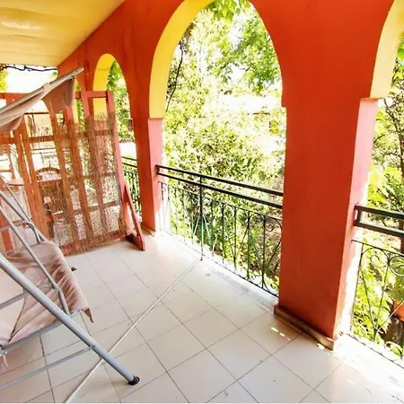 The Banana Aparthotel 2*