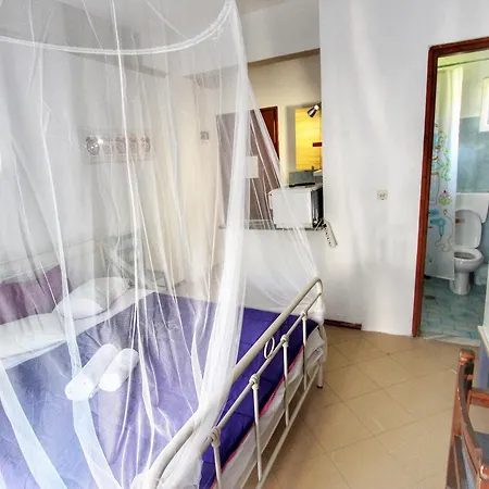 Aparthotel The Banana 2*