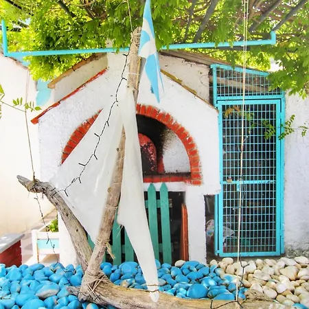 The Banana Aparthotel Benitses (Corfu)